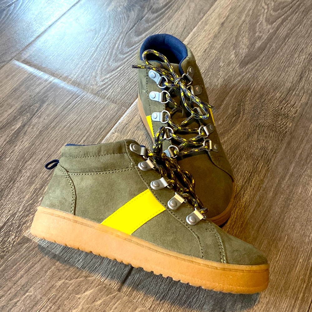 Gap boys sneakers